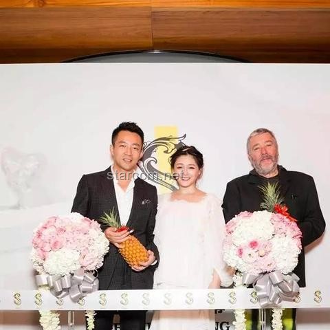 汪小菲大婚当晚 S妈连发6条帖子：一场家庭情感的风云变幻