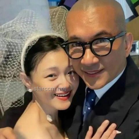 汪小菲大婚当晚 S妈连发6条帖子：一场家庭情感的风云变幻